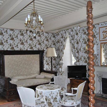 Chateau De Chantelauze Olliergues 部屋 写真