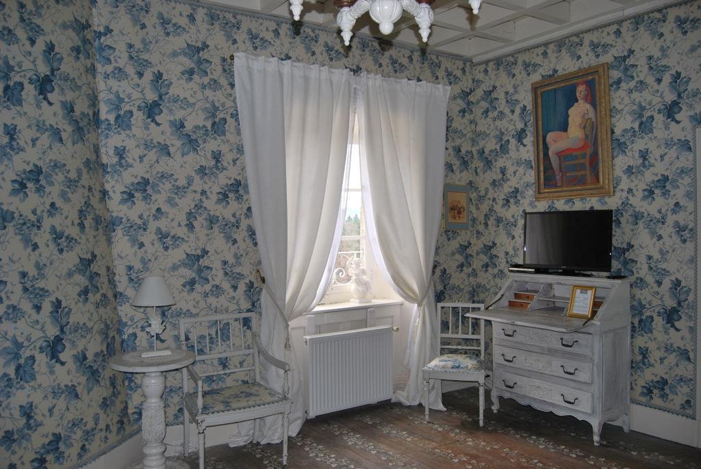 Chateau De Chantelauze Olliergues 部屋 写真