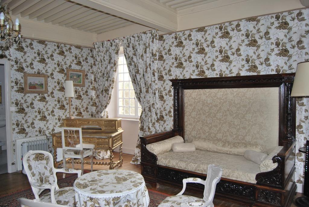 Chateau De Chantelauze Olliergues 部屋 写真