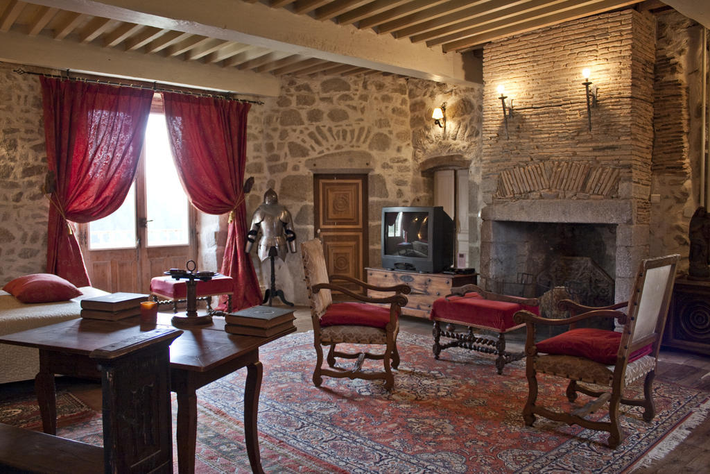 Chateau De Chantelauze Olliergues 部屋 写真
