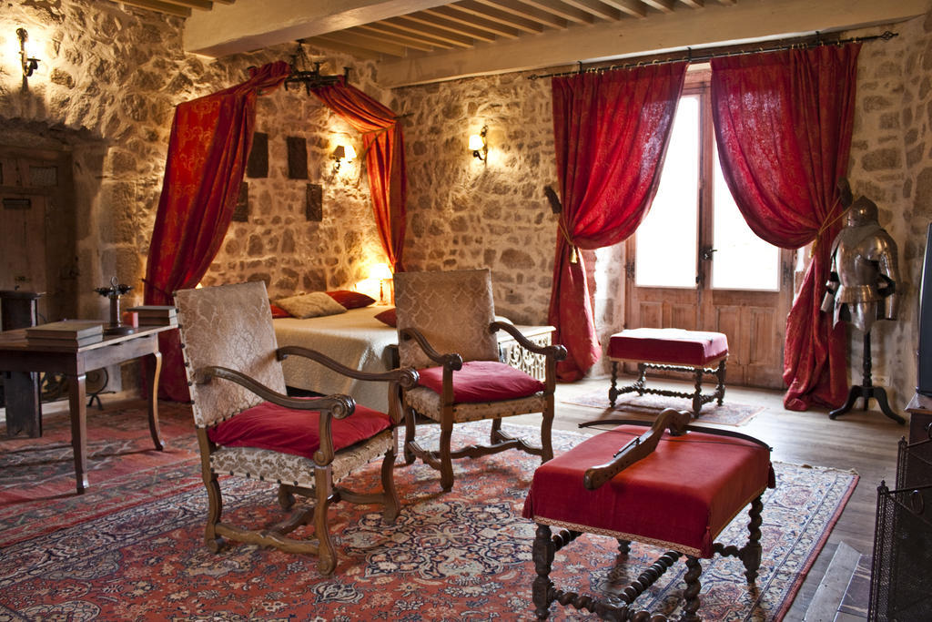 Chateau De Chantelauze Olliergues 部屋 写真